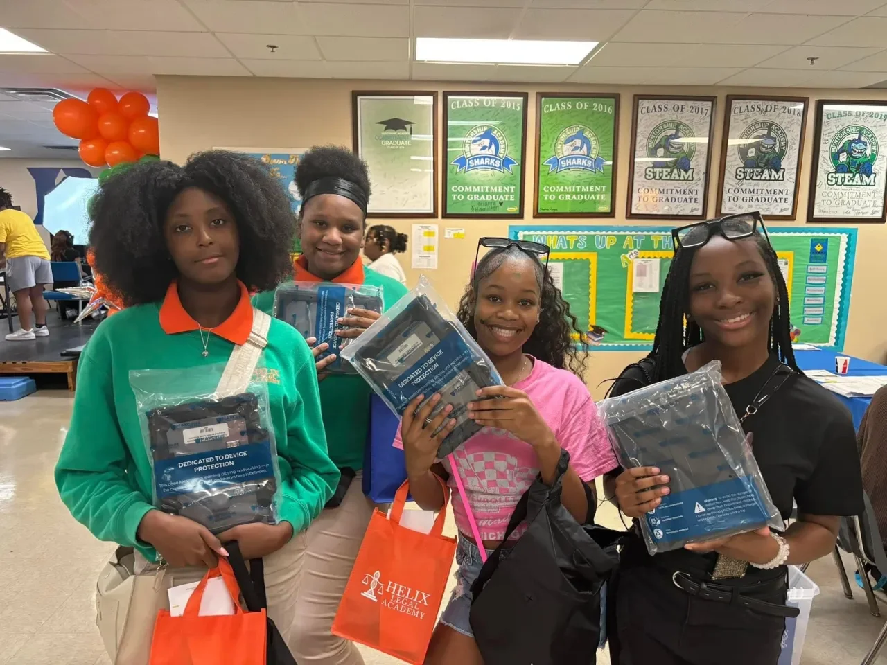 students with new student swag bags